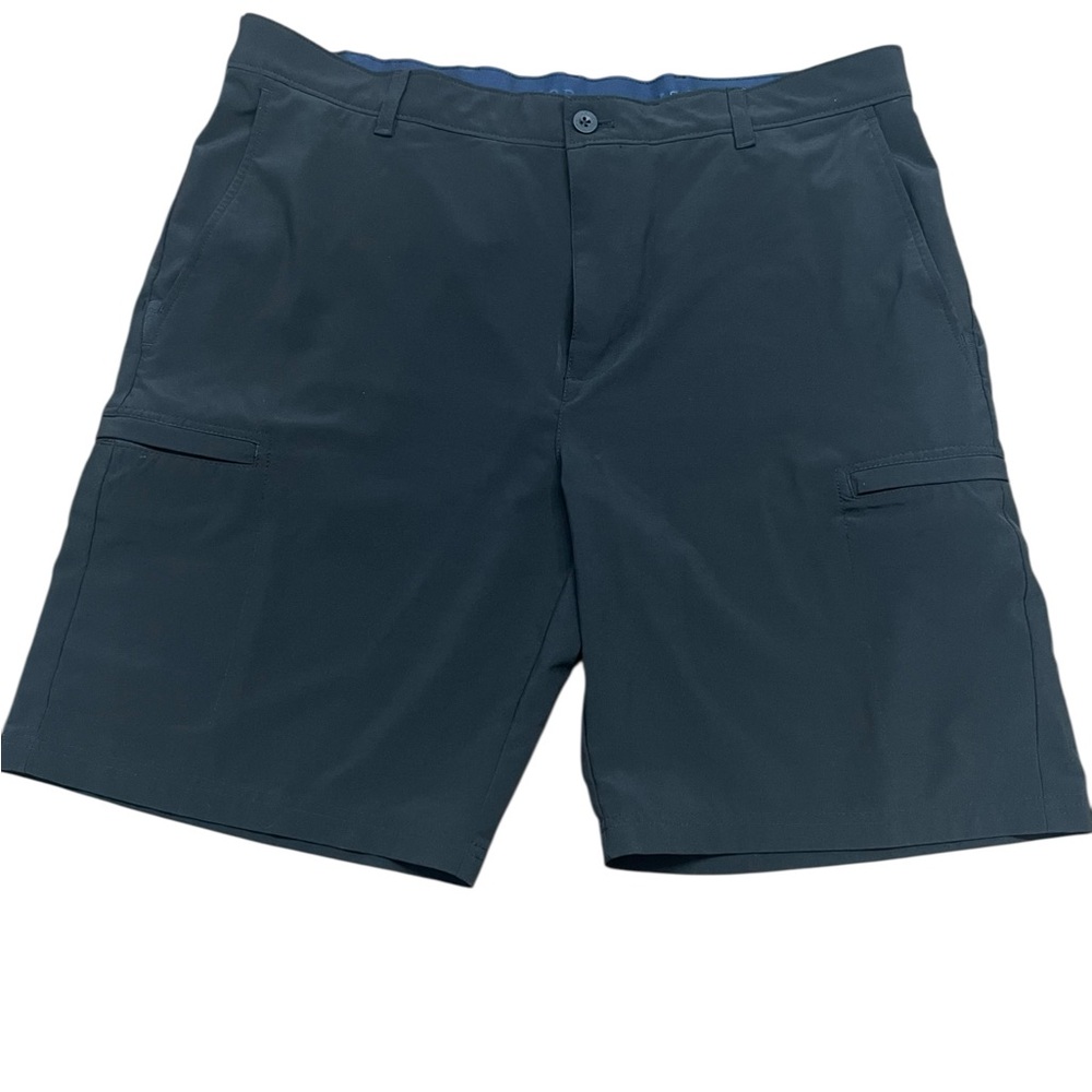 IZOD Men Golf Swingflex Cargo Shorts Classic Fit Sz 38 Black Moisture Wicking
